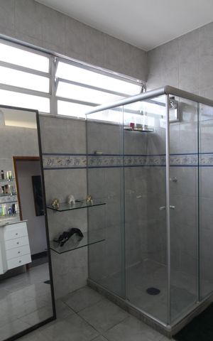 Casa para alugar com 340m², 4 quartos e 2 vagasBanheiro Social