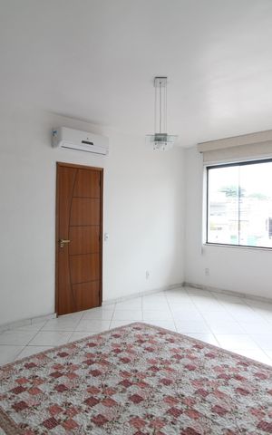 Casa para alugar com 340m², 4 quartos e 2 vagasQuarto 4