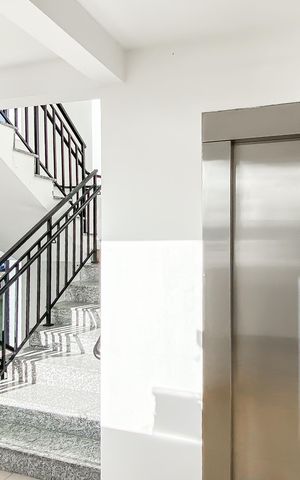 Apartamento à venda com 43m², 2 quartos e sem vaga Apartamento à venda com 43m², 2 quartos e sem vagaElevador