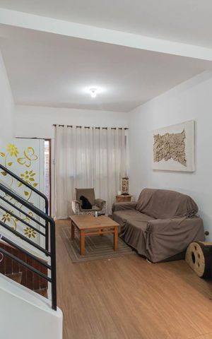Casa à venda com 198m², 4 quartos e 1 vagaSala