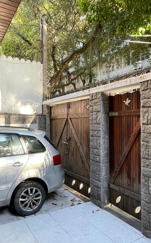 Casa à venda com 198m², 4 quartos e 1 vaga Casa à venda com 198m², 4 quartos e 1 vagaGaragem