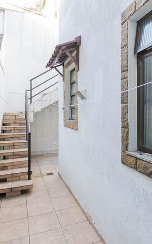 Casa à venda com 198m², 4 quartos e 1 vagaÁrea de Serviço