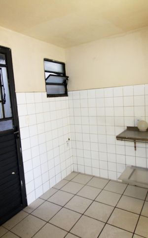 Casa para alugar com 392m², 6 quartos e 3 vagasCasa 3 - Cozinha 