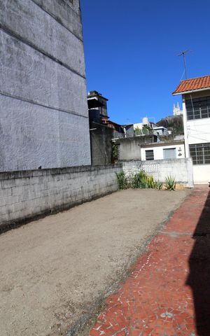Casa para alugar com 392m², 6 quartos e 3 vagasQuintal lateral