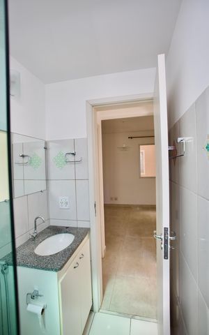 Apartamento à venda com 55m², 2 quartos e 1 vaga Apartamento à venda com 55m², 2 quartos e 1 vagaBanheiro Social