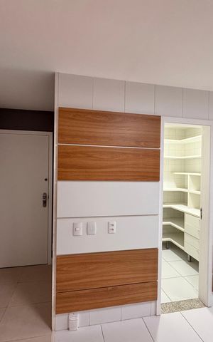Apartamento à venda com 436m², 4 quartos e 2 vagas Apartamento à venda com 436m², 4 quartos e 2 vagasCozinha