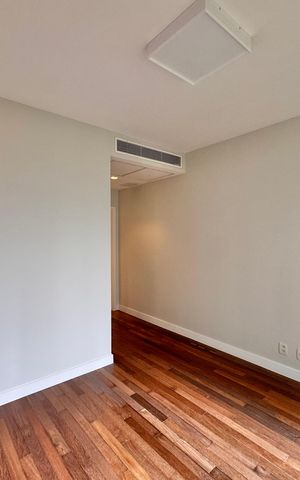 Apartamento à venda com 436m², 4 quartos e 2 vagas Apartamento à venda com 436m², 4 quartos e 2 vagasSuíte 2