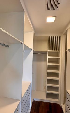 Apartamento à venda com 436m², 4 quartos e 2 vagas Apartamento à venda com 436m², 4 quartos e 2 vagasSuíte 4 (Master) - Closet