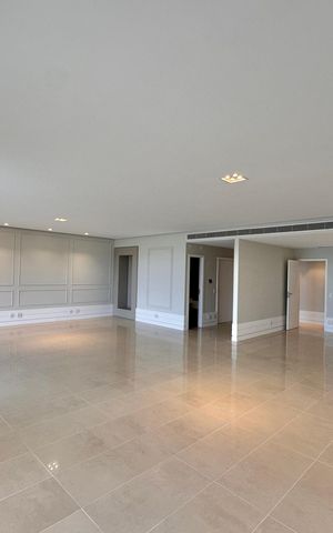 Apartamento à venda com 436m², 4 quartos e 2 vagas Apartamento à venda com 436m², 4 quartos e 2 vagasSala