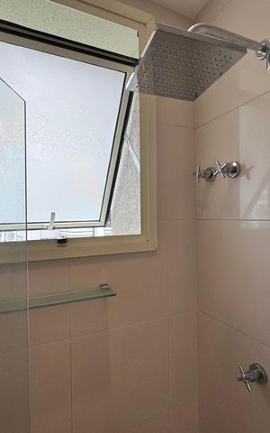 Apartamento à venda com 436m², 4 quartos e 2 vagas Apartamento à venda com 436m², 4 quartos e 2 vagasSuíte 1 - Banheiro