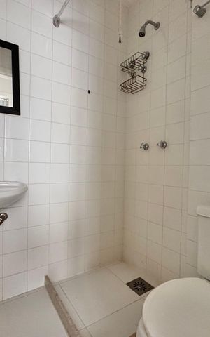 Apartamento à venda com 436m², 4 quartos e 2 vagas Apartamento à venda com 436m², 4 quartos e 2 vagasÁrea de Serviço