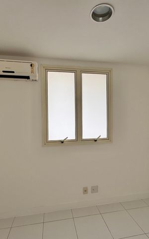 Apartamento à venda com 436m², 4 quartos e 2 vagas Apartamento à venda com 436m², 4 quartos e 2 vagasÁrea de Serviço