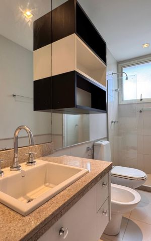 Apartamento à venda com 436m², 4 quartos e 2 vagas Apartamento à venda com 436m², 4 quartos e 2 vagasSuíte 3 - Banheiro