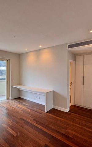 Apartamento à venda com 436m², 4 quartos e 2 vagas Apartamento à venda com 436m², 4 quartos e 2 vagasSuíte 1