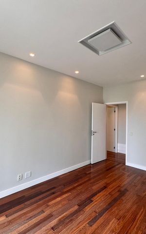 Apartamento à venda com 436m², 4 quartos e 2 vagas Apartamento à venda com 436m², 4 quartos e 2 vagasSuíte 3