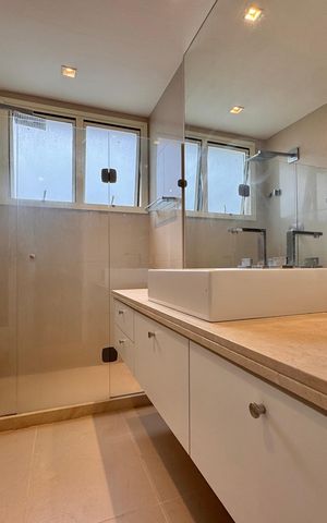 Apartamento à venda com 436m², 4 quartos e 2 vagas Apartamento à venda com 436m², 4 quartos e 2 vagasSuíte 4 (Master) - Banheiro
