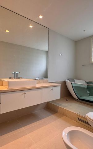 Apartamento à venda com 436m², 4 quartos e 2 vagas Apartamento à venda com 436m², 4 quartos e 2 vagasSuíte 4 (Master) - Banheiro