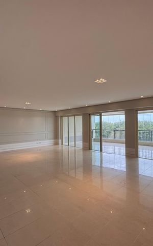 Apartamento à venda com 436m², 4 quartos e 2 vagas Apartamento à venda com 436m², 4 quartos e 2 vagasSala
