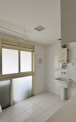 Apartamento à venda com 436m², 4 quartos e 2 vagas Apartamento à venda com 436m², 4 quartos e 2 vagasÁrea de Serviço