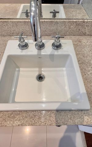 Apartamento à venda com 436m², 4 quartos e 2 vagas Apartamento à venda com 436m², 4 quartos e 2 vagasSuíte 1 - Banheiro
