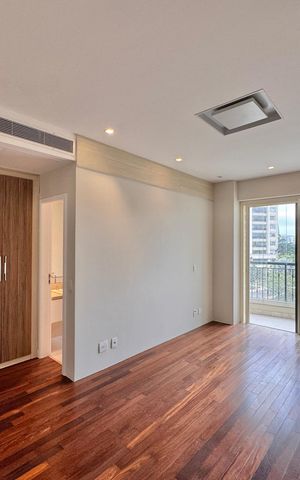 Apartamento à venda com 436m², 4 quartos e 2 vagas Apartamento à venda com 436m², 4 quartos e 2 vagasSuíte 3