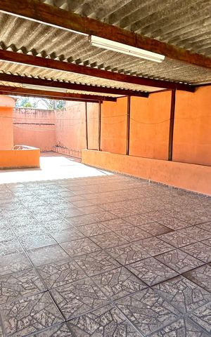 Casa à venda com 133m², 2 quartos e 2 vagas Casa à venda com 133m², 2 quartos e 2 vagasQuintal