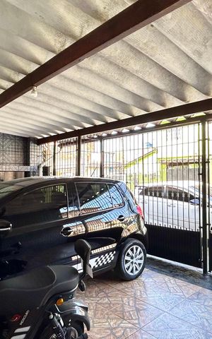 Casa à venda com 133m², 2 quartos e 2 vagas Casa à venda com 133m², 2 quartos e 2 vagasGaragem