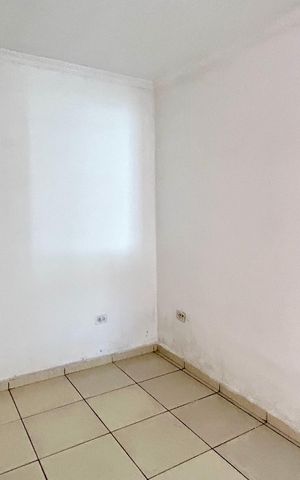 Casa à venda com 133m², 2 quartos e 2 vagas Casa à venda com 133m², 2 quartos e 2 vagasSala