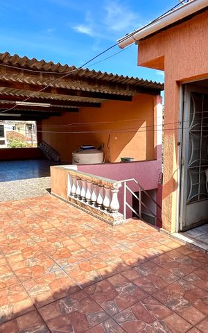 Casa à venda com 133m², 2 quartos e 2 vagas Casa à venda com 133m², 2 quartos e 2 vagasQuintal