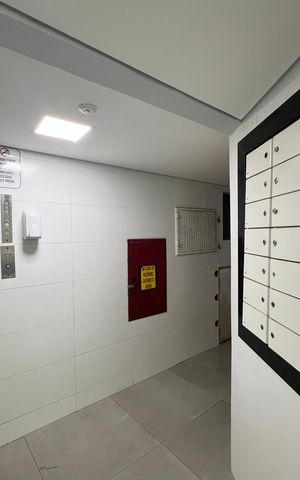 Apartamento à venda com 74m², 3 quartos e 1 vaga Apartamento à venda com 74m², 3 quartos e 1 vagaHall social