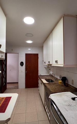 Apartamento à venda com 104m², 3 quartos e 2 vagas Apartamento à venda com 104m², 3 quartos e 2 vagasCozinha e Área de Serviço