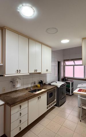 Apartamento à venda com 104m², 3 quartos e 2 vagas Apartamento à venda com 104m², 3 quartos e 2 vagasCozinha e Área de Serviço