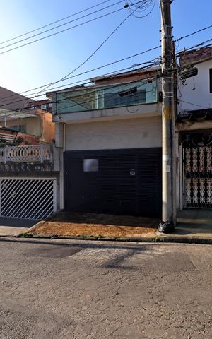 Casa à venda com 177m², 3 quartos e 2 vagasFachada