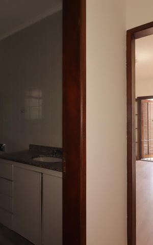 Casa à venda com 177m², 3 quartos e 2 vagasCorredor segundo piso