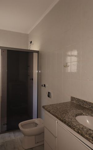 Casa à venda com 177m², 3 quartos e 2 vagasBanheiro Social
