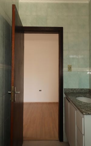 Casa à venda com 177m², 3 quartos e 2 vagasBanheiro da Suíte