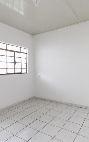 Casa para alugar com 50m², 1 quarto e 2 vagas Casa para alugar com 50m², 1 quarto e 2 vagasSala
