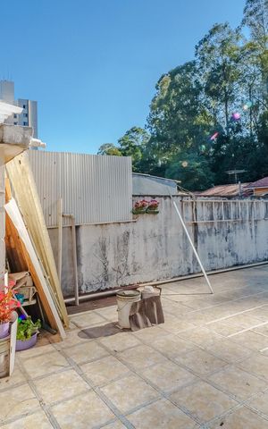 Casa à venda com 105m², 3 quartos e 3 vagas Casa à venda com 105m², 3 quartos e 3 vagasCasa 2- Varanda
