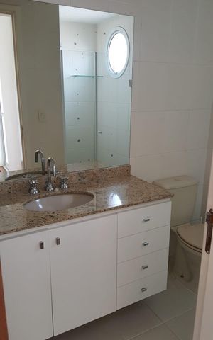 Apartamento à venda com 80m², 2 quartos e 2 vagas Apartamento à venda com 80m², 2 quartos e 2 vagasBanheiro