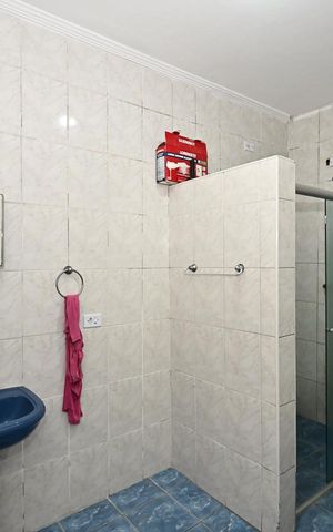 Casa para alugar com 220m², 3 quartos e 2 vagasBanheiro 
