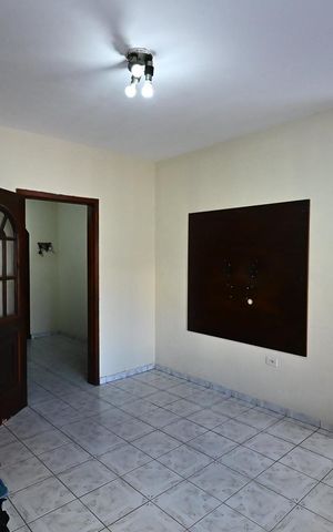 Casa para alugar com 220m², 3 quartos e 2 vagasSala