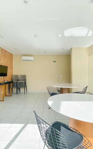 Casa de condomínio à venda com 46m², 2 quartos e 1 vaga Casa de condomínio à venda com 46m², 2 quartos e 1 vagaÁrea comum - Salão de festas