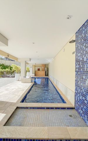 Casa de condomínio à venda com 46m², 2 quartos e 1 vaga Casa de condomínio à venda com 46m², 2 quartos e 1 vagaÁrea comum - Piscina