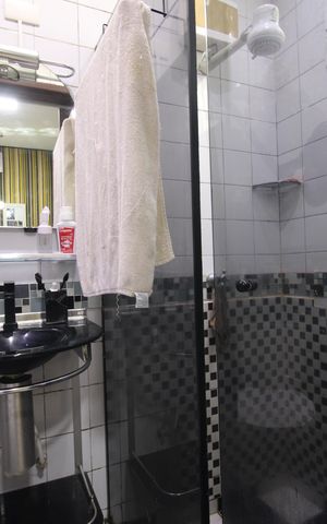 Casa de condomínio à venda com 340m², 5 quartos e 2 vagasBanheiro da suíte 2/3