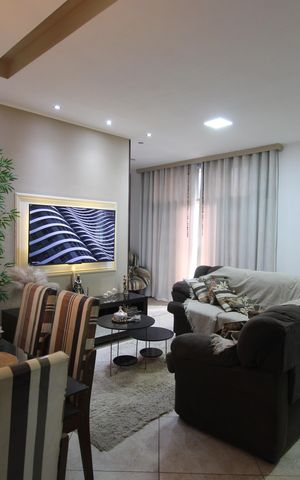 Casa de condomínio à venda com 340m², 5 quartos e 2 vagasSala