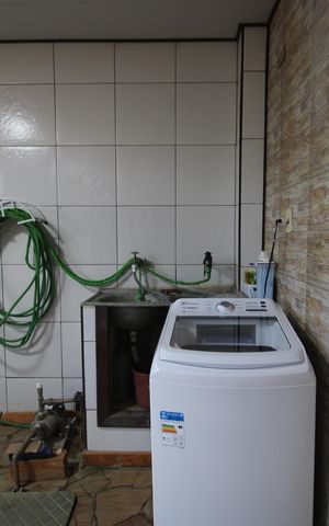 Casa de condomínio à venda com 340m², 5 quartos e 2 vagasÁrea de serviço