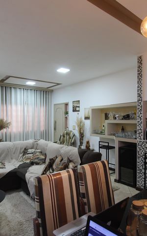 Casa de condomínio à venda com 340m², 5 quartos e 2 vagasSala