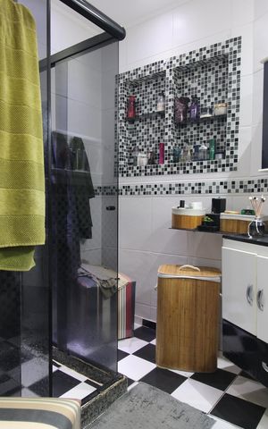 Casa de condomínio à venda com 340m², 5 quartos e 2 vagasBanheiro da suíte 1