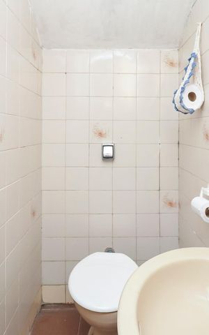 Casa à venda com 1504m², 4 quartos e 2 vagasCasa 1 - Banheiro de Serviço