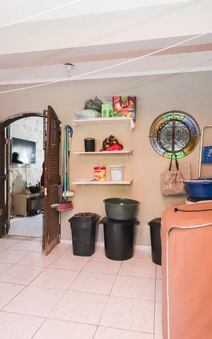 Casa à venda com 1504m², 4 quartos e 2 vagasCasa 2 - Área de Serviço